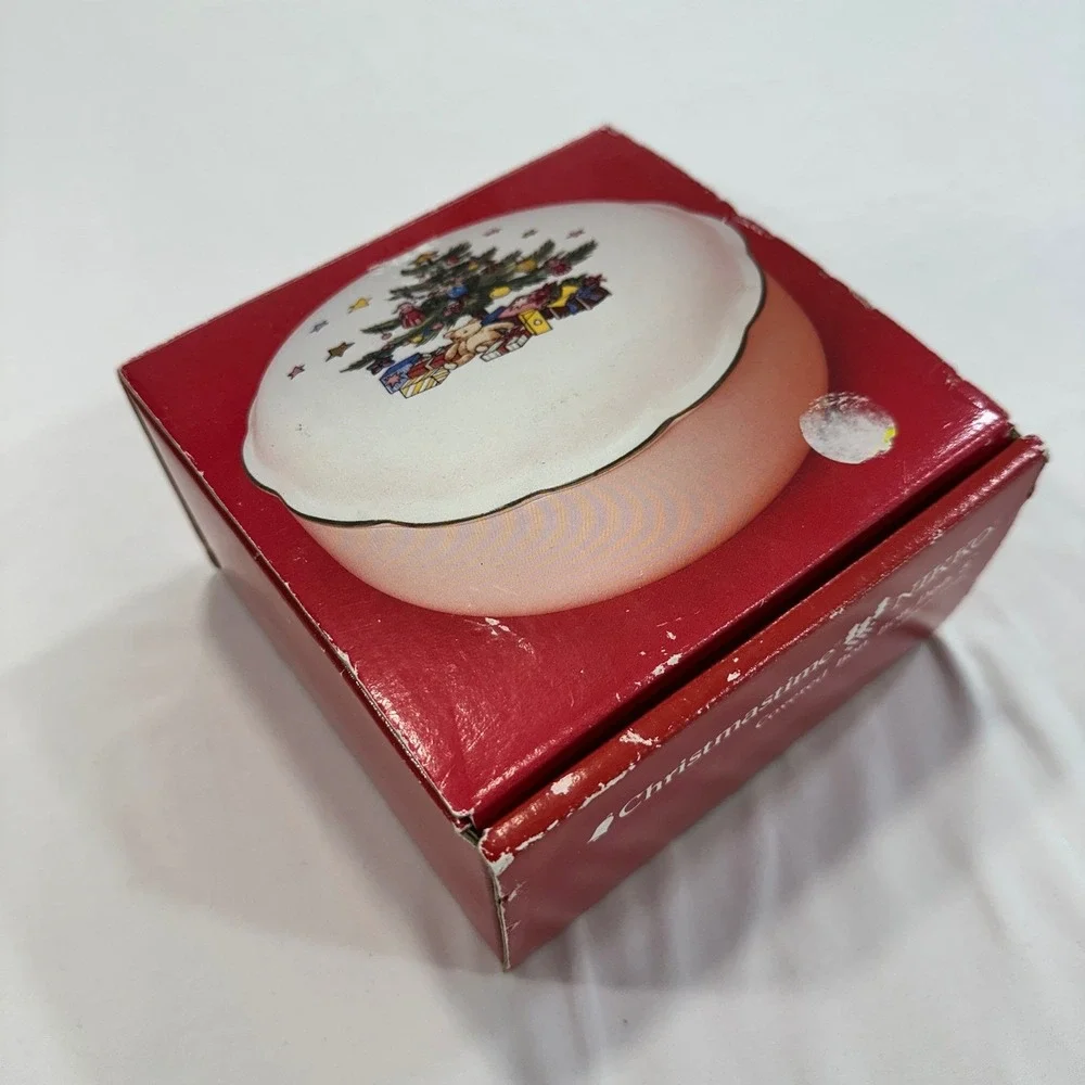 Nikko Christmastime Covered Bon Bon Dish‎ 5in White Christmas Tree